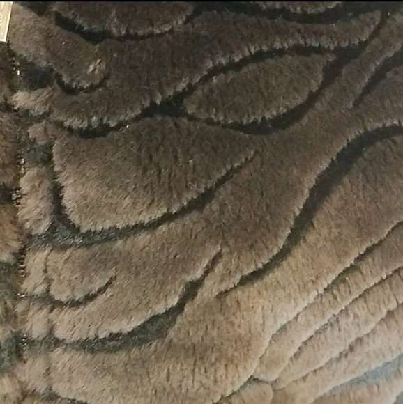 Not Fur Real Fur Coat - Picture 2 of 8